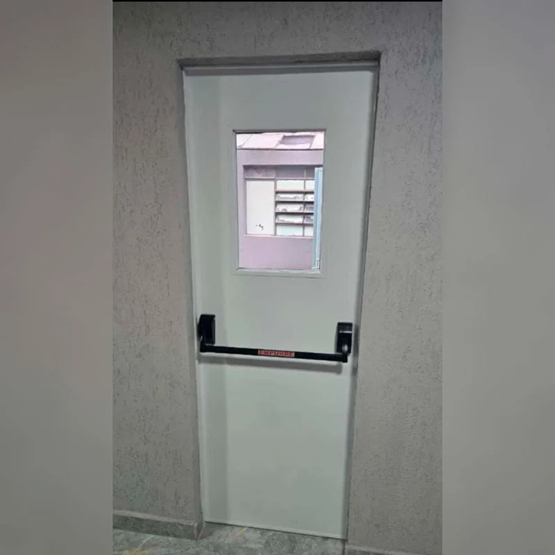 Porta Metálica com Visor